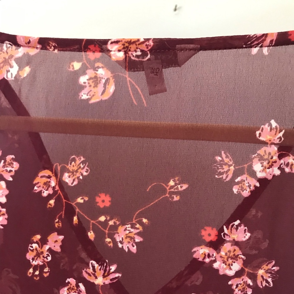 Nwot Lucky Brand Print Top With Flutter Sl - image 8